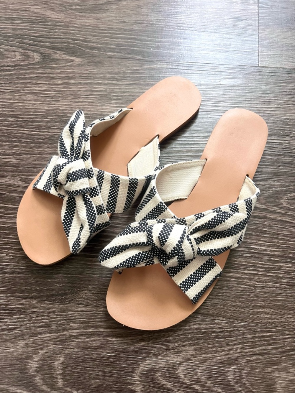 A New Day Livia striped bow slide sandals Size 9